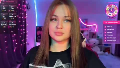 Mia online show from November 30, 2:21 pm