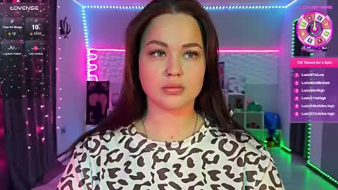 Mia online show from February 8, 11:08 pm