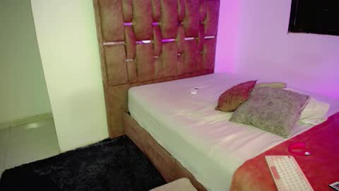 kolexantonella online show from March 1, 1:07 am