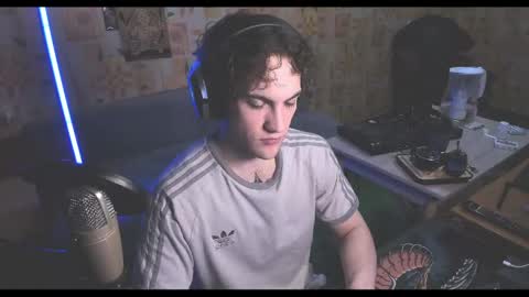 Snapshot of kolyakayne chatting on April 24, 6:27 am Kolya Kayne online show from April 24, 6:27 am