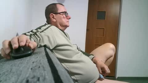 Snapshot of komputer123456789 chatting on December 20, 8:12 pm Bogdan online show from December 20, 8:12 pm