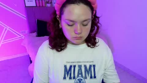 camila online show from April 15, 5:25 am