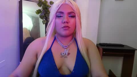 Snapshot of koning_moretti chatting on May 27, 11:24 pm camila online show from May 27, 11:24 pm