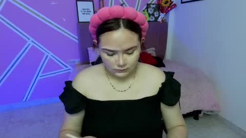 Snapshot of koning_moretti chatting on June 1, 5:20 am camila online show from June 1, 5:20 am