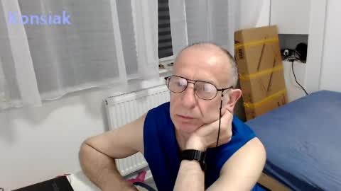 Snapshot of konsiak chatting on May 12, 7:11 pm Komsiak online show from May 12, 7:11 pm