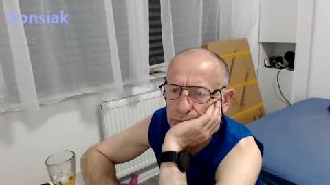 Snapshot of konsiak chatting on June 8, 6:41 pm Komsiak online show from June 8, 6:41 pm