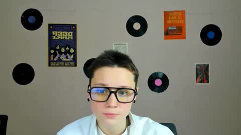 Snapshot of kora_cosmo chatting on February 3, 9:47 am shy Kora online show from February 3, 9:47 am