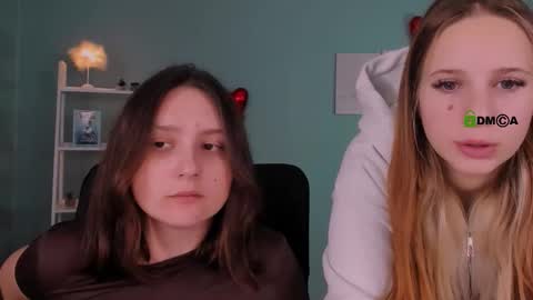 Snapshot of kora_cosmo chatting on February 17, 8:37 pm shy Kora online show from February 17, 8:37 pm