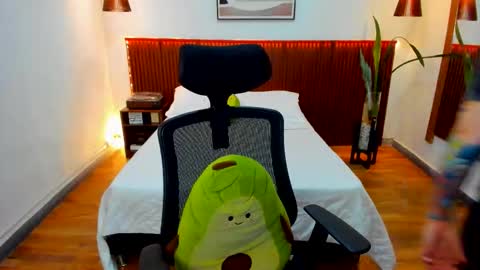 Kora Shadow online show from March 4, 9:21 pm