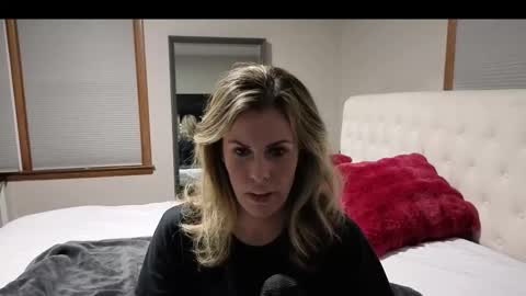 KoraLynn777 online show from December 2, 4:07 am