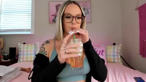 Snapshot of koramarina chatting on January 7, 6:45 pm  KORA MARiNA  online show from January 7, 6:45 pm