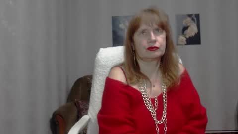 Snapshot of koroleva70 chatting on December 13, 7:10 pm VIKA online show from December 13, 7:10 pm