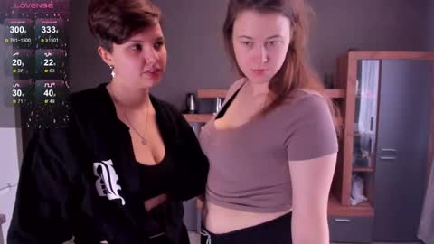 Snapshot of kortney_williams chatting on December 4, 9:18 am Twiix online show from December 4, 9:18 am