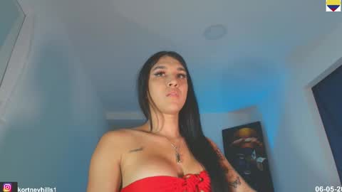 Snapshot of kortneyhills chatting on May 7, 1:22 am Kortneyhills - Aries online show from May 7, 1:22 am