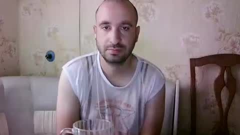 Snapshot of kostua31 chatting on October 5, 4:44 am kvg-1994 online show from October 5, 4:44 am