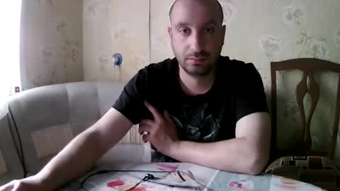 Snapshot of kostua31 chatting on May 16, 12:48 pm kvg-1994 online show from May 16, 12:48 pm