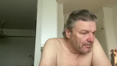 kovapoika online show from October 4, 8:23 am