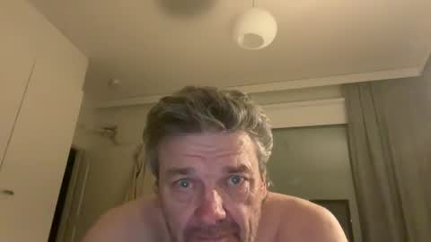 kovapoika online show from October 4, 8:29 pm