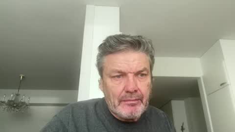 kovapoika online show from October 15, 1:22 pm