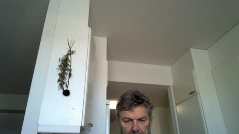 kovapoika online show from February 6, 8:51 am