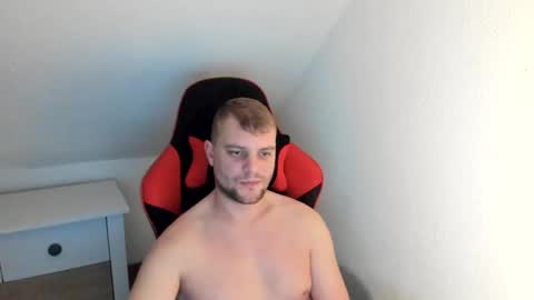 Snapshot of kozik1992 chatting on December 7, 2:42 am Bartek online show from December 7, 2:42 am