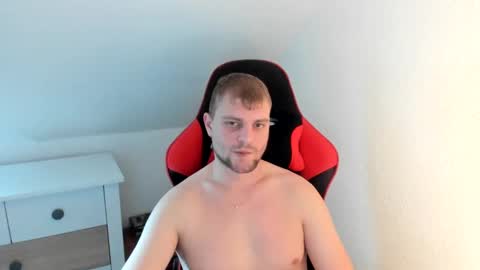 Snapshot of kozik1992 chatting on December 22, 2:16 pm Bartek online show from December 22, 2:16 pm