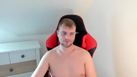 Snapshot of kozik1992 chatting on December 25, 12:26 pm Bartek online show from December 25, 12:26 pm