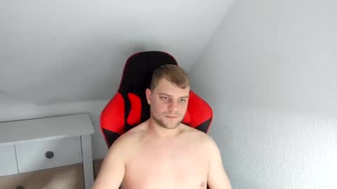 Snapshot of kozik1992 chatting on February 3, 12:36 am Bartek online show from February 3, 12:36 am