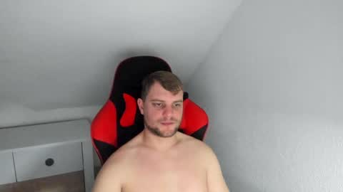 Snapshot of kozik1992 chatting on February 9, 1:22 am Bartek online show from February 9, 1:22 am