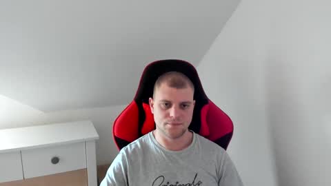 Snapshot of kozik1992 chatting on March 6, 12:41 pm Bartek online show from March 6, 12:41 pm