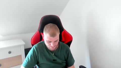 Snapshot of kozik1992 chatting on February 17, 12:45 pm Bartek online show from February 17, 12:45 pm