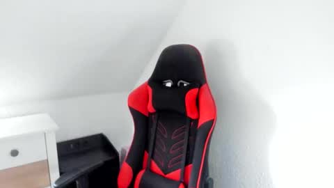 Snapshot of kozik1992 chatting on February 21, 10:27 am Bartek online show from February 21, 10:27 am