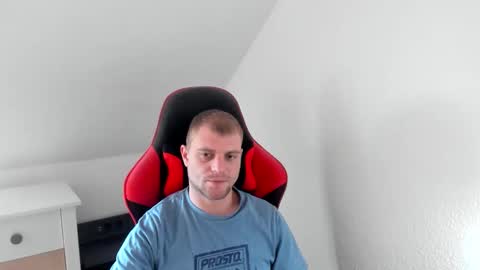 Snapshot of kozik1992 chatting on March 12, 11:27 am Bartek online show from March 12, 11:27 am