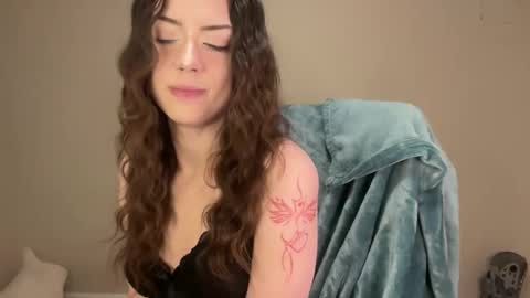 kr3amykay online show from February 22, 5:19 am