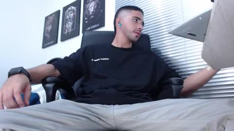 kratoswolf online show from March 28, 6:18 pm