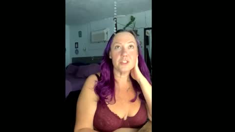 Snapshot of kreamyk420 chatting on April 24, 2:19 pm kreamyk420 online show from April 24, 2:19 pm
