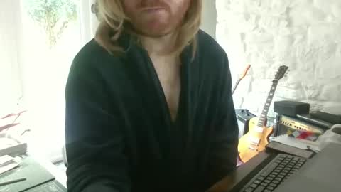 Snapshot of kreestafa182285 chatting on April 2, 8:12 am kreestafa182285 online show from April 2, 8:12 am