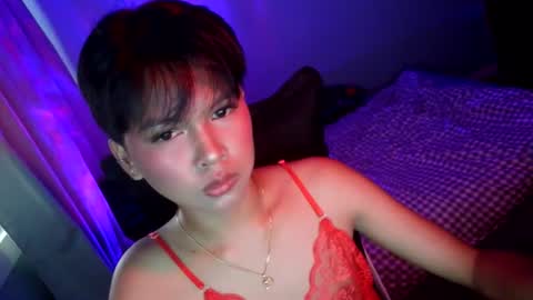 Snapshot of krimpie_xx chatting on July 2, 7:47 am krimpie_xx online show from July 2, 7:47 am