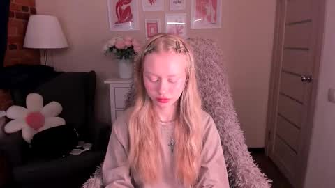 Snapshot of kris_grant chatting on February 22, 10:47 am kris_grant online show from February 22, 10:47 am