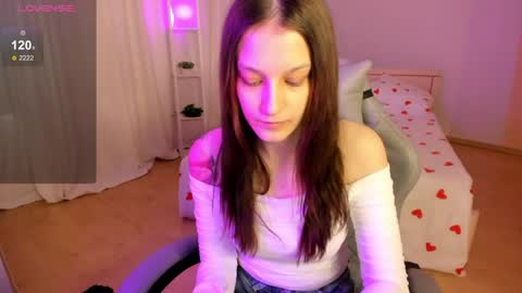 Snapshot of krisdoeill chatting on April 6, 2:09 am krisdoeill online show from April 6, 2:09 am