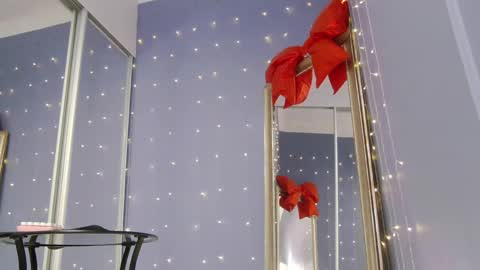 kriskras__ online show from April 1, 5:08 am