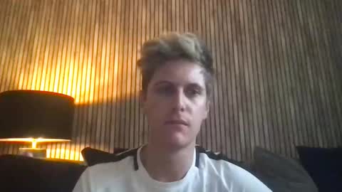 Snapshot of krisl77 chatting on March 31, 5:13 pm krisl77 online show from March 31, 5:13 pm