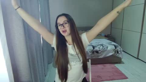 Snapshot of kristall_xxx chatting on February 2, 8:24 am twitter Annemarye 23 online show from February 2, 8:24 am