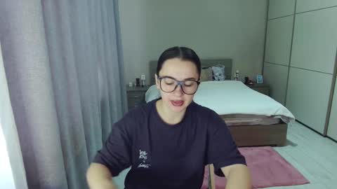Snapshot of kristall_xxx chatting on March 16, 6:39 am twitter Annemarye 23 online show from March 16, 6:39 am