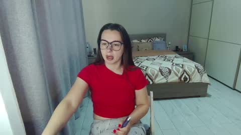 Snapshot of kristall_xxx chatting on April 29, 5:44 am twitter Annemarye 23 online show from April 29, 5:44 am