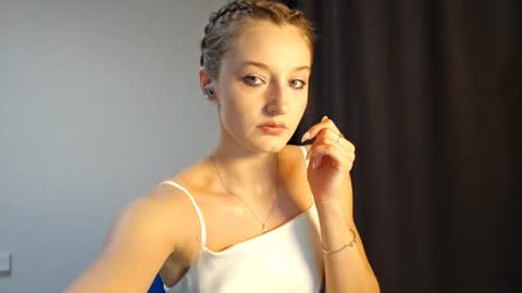 Snapshot of kristandaty chatting on February 10, 1:48 pm kristandaty online show from February 10, 1:48 pm