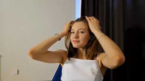 Snapshot of kristandaty chatting on February 19, 8:10 am kristandaty online show from February 19, 8:10 am