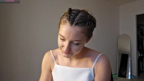 Snapshot of kristandaty chatting on March 2, 10:33 am kristandaty online show from March 2, 10:33 am