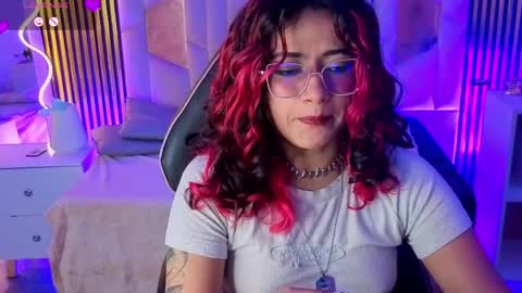 kristen_tay online show from March 27, 9:10 am