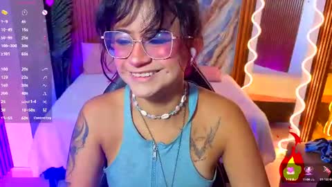 Snapshot of kristen_tay chatting on July 17, 2:51 am kristen_tay online show from July 17, 2:51 am